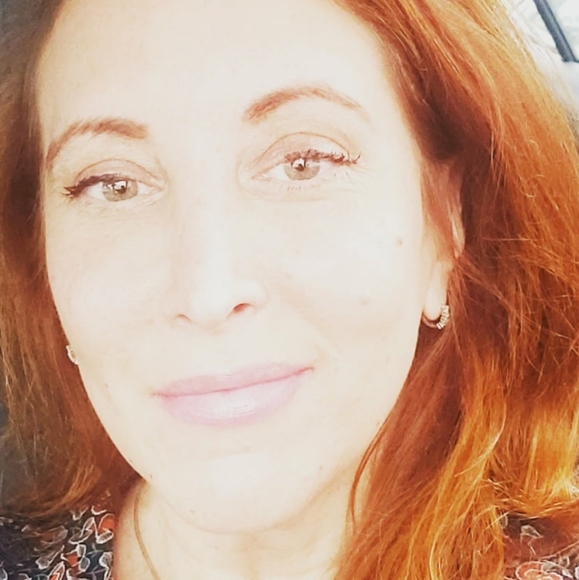 Meet your Posher, Ellen. https://www.instagram.com/ellensjewelrytreasurechest?ig - Picture 9 of 16